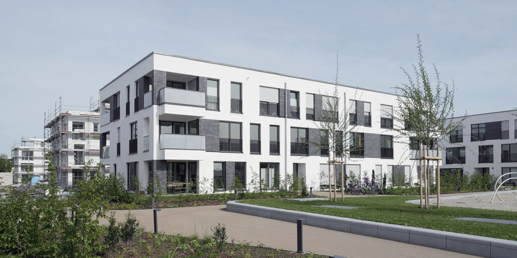 Modernes Mehrparteienhaus in Neubaugebiet