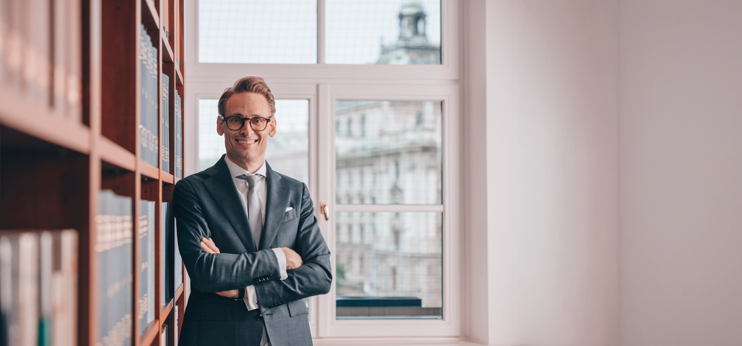 Notar Dr. Christian Berringer im Büro in München